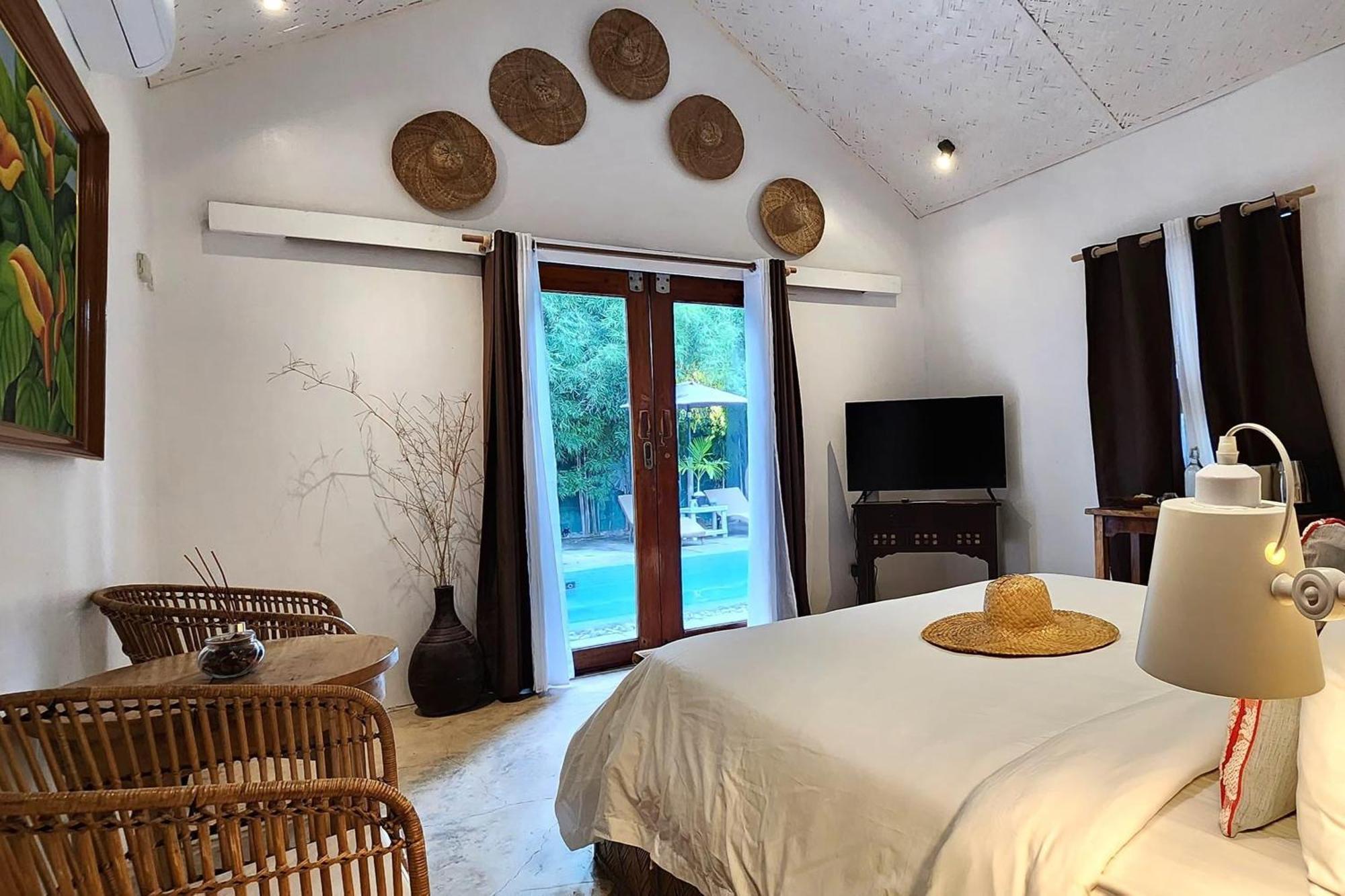 Sirom Beach House Tambobong Exterior photo