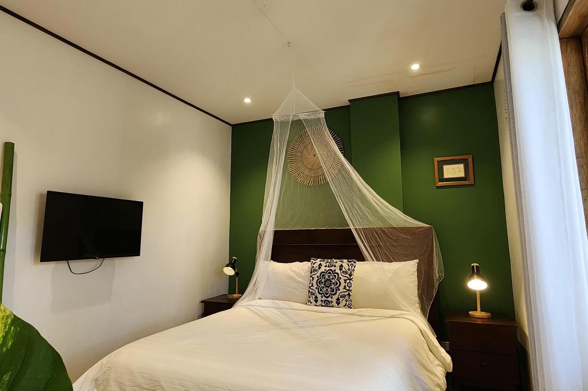 Sirom Beach House Tambobong Exterior photo