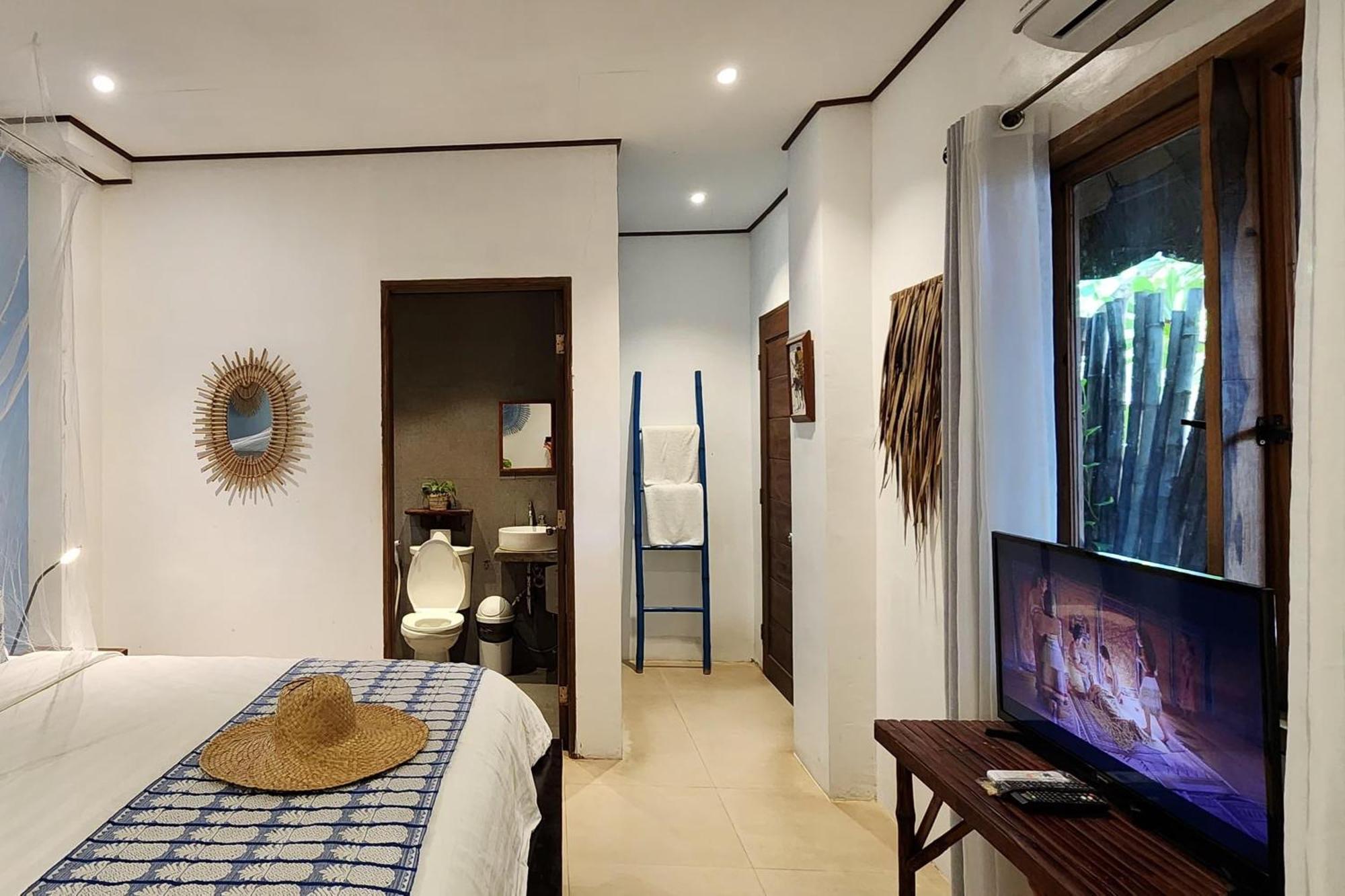 Sirom Beach House Tambobong Exterior photo