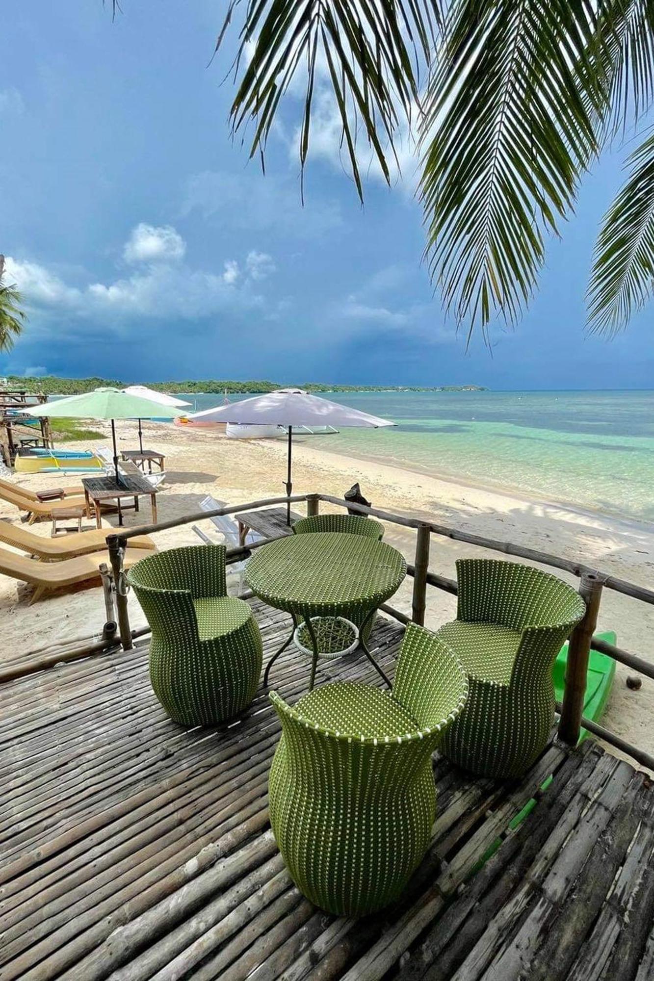 Sirom Beach House Tambobong Exterior photo