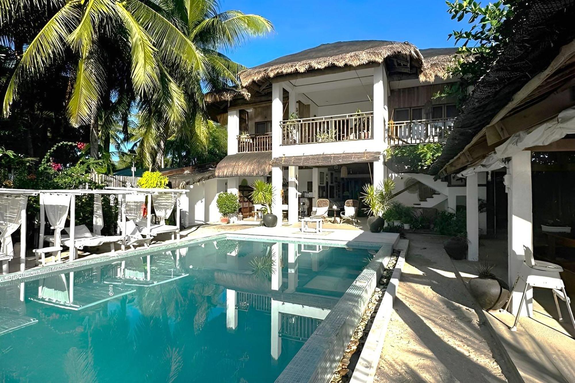 Sirom Beach House Tambobong Exterior photo