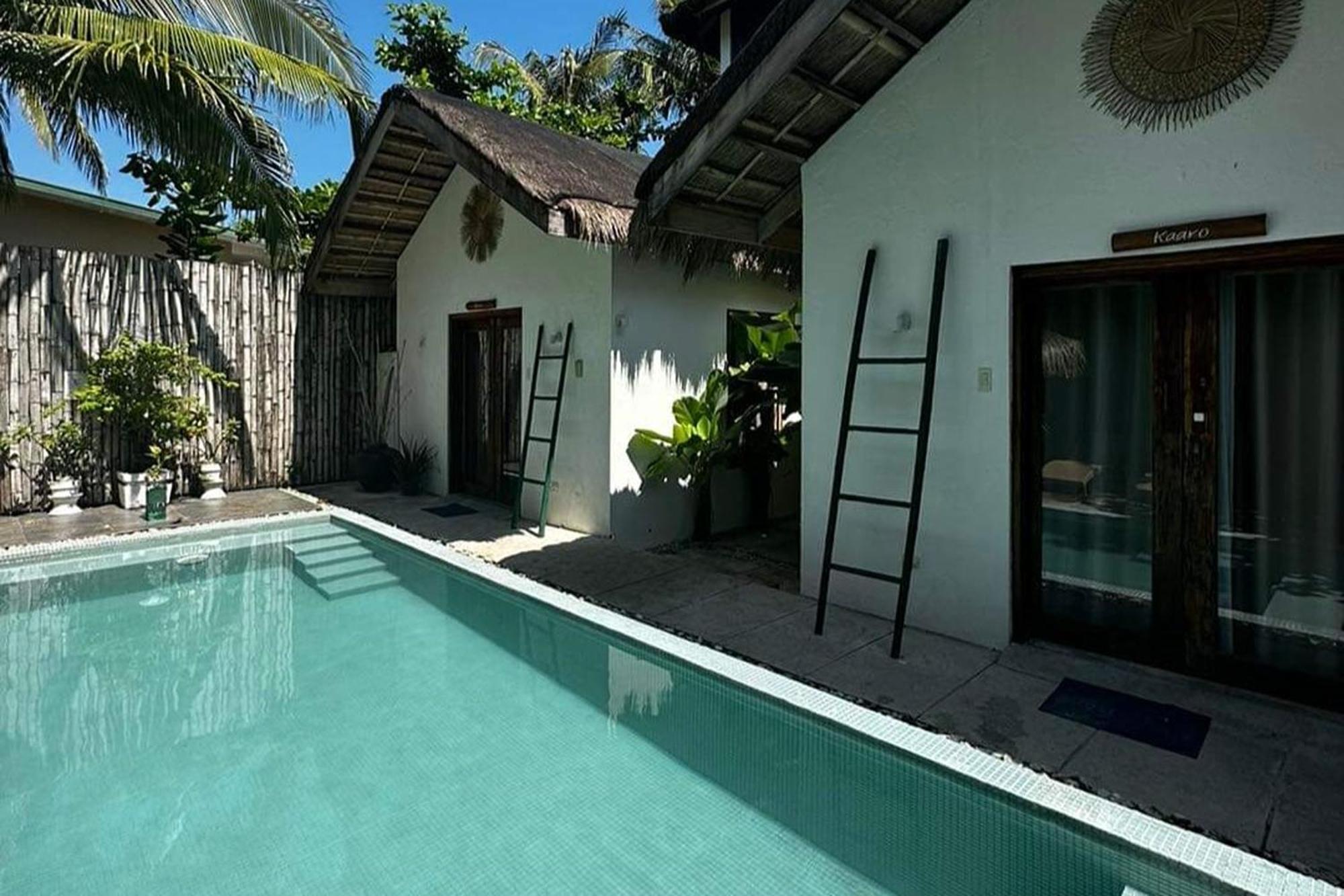 Sirom Beach House Tambobong Exterior photo