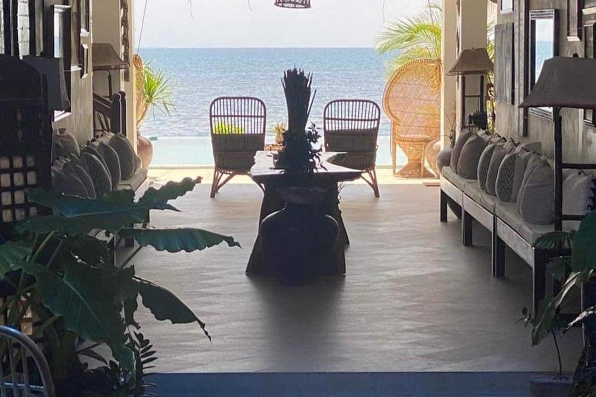 Sirom Beach House Tambobong Exterior photo